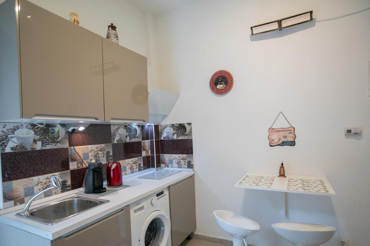 Orange And Blue Studio Downtown 5 Min From White Tower Apartment Солун Екстериор снимка